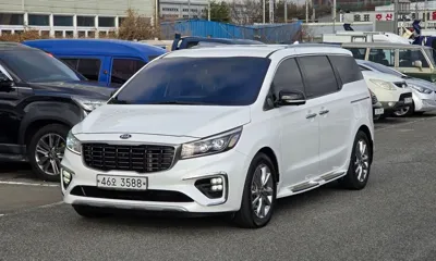 Kia Canival · 2019 год