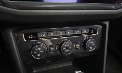 Volkswagen Tiguan 2020, 105065 км, за 14769.59 USD - фото 17