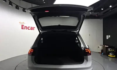 Volkswagen Tiguan 2020, 105065 км, за 14769.59 USD - фото 20