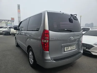 Hyundai Starex 2017, 239129 км, за 4615.48 USD - фото 15