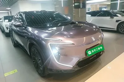 Avatr 07 2024, 18300 км, за 27130 USD