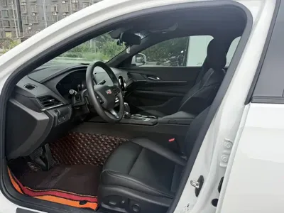 Cadillac CT4 2022, 46000 км, за 14390.54 USD