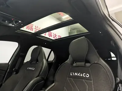 Lynk & Co 02 Hatchback 2022, 26000 км, за 11447.69 USD - фото 10