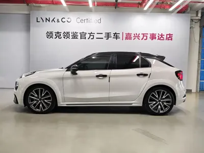 Lynk & Co 02 Hatchback 2022, 26000 км, за 11447.69 USD - фото 13