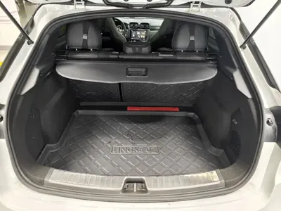 Lynk & Co 02 Hatchback 2022, 26000 км, за 11447.69 USD - фото 16