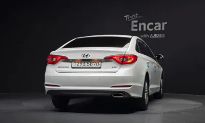 Hyundai Sonata 2015, 195278 км, за 2598.16 USD