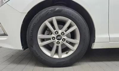 Hyundai Sonata 2015, 195278 км, за 2598.16 USD
