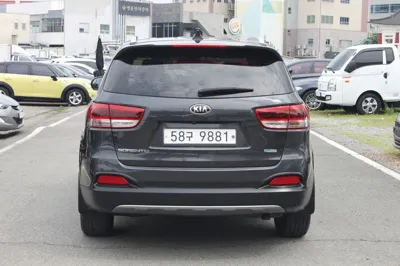 Kia Sorento 2017, 132802 км, за 8338.77 USD