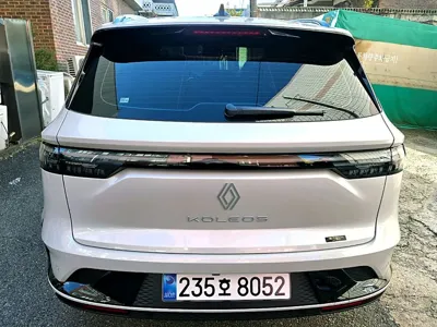 Renault-KoreaSamsung Grand Koleos 2025, 570 км, за 21192.51 USD
