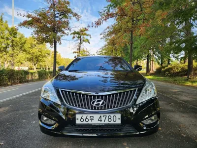 Hyundai Grandeur 2014, 129000 км, за 3957.71 USD