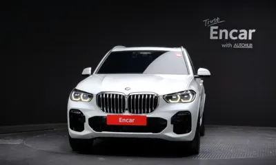 BMW X5 2021, 30275 км, за 54635.72 USD