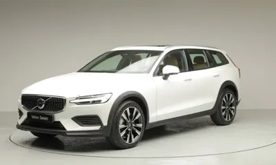 Volvo V60 · 2025 год
