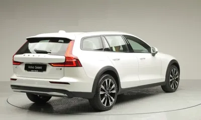 Volvo V60 2025, 4359 км, за 33805.96 USD