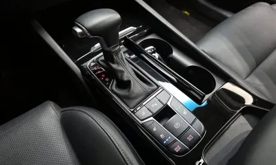 Kia K7 2016, 118403 км, за 6498.62 USD - фото 9