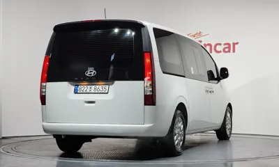 Hyundai Staria 2025, 35731 км, за 17707.3 USD