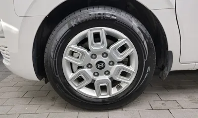 Hyundai Staria 2025, 35731 км, за 17707.3 USD