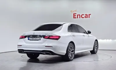 Mercedes-Benz E-Class 2022, 40616 км, за 28014.53 USD