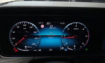 Mercedes-Benz E-Class 2022, 40616 км, за 28014.53 USD - фото 8