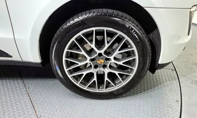 Porsche Macan 2017, 119633 км, за 21737.69 USD