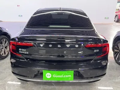 Volvo S90 2023, 74900 км, за 24801.52 USD