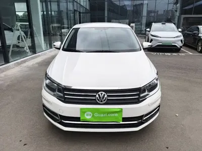 Volkswagen Santana 2022, 22300 км, за 5981.96 USD