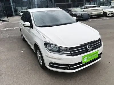 Volkswagen Santana 2022, 22300 км, за 5981.96 USD