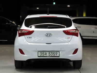 Hyundai i30 2014, 56650 км, за 5814.34 USD
