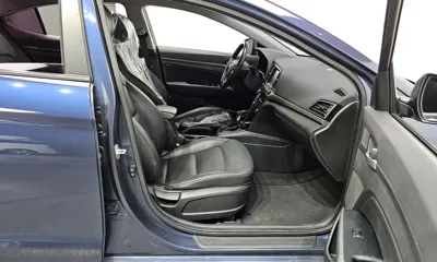 Hyundai Avante 2017, 114057 км, за 4096.46 USD - фото 11