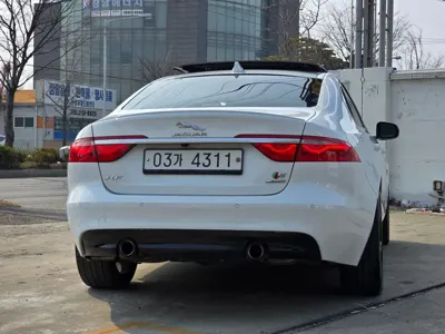 Jaguar XF 2017, 119000 км, за 11430.46 USD