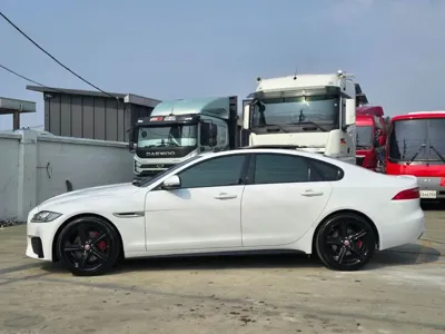 Jaguar XF 2017, 119000 км, за 11430.46 USD