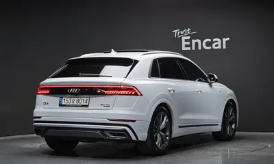 Audi Q8 2021, 72027 км, за 37856.76 USD