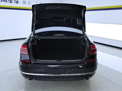 Volkswagen Passat 2019, 83400 км, за 10192.03 USD