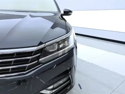 Volkswagen Passat 2019, 83400 км, за 10192.03 USD