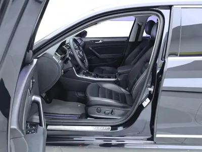Volkswagen Passat 2019, 83400 км, за 10192.03 USD - фото 9