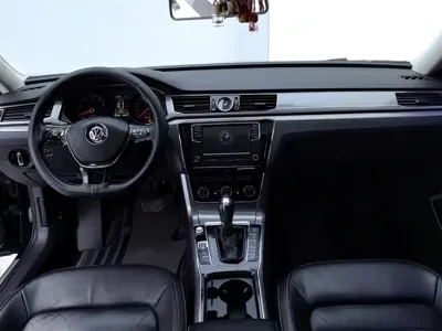 Volkswagen Passat 2019, 83400 км, за 10192.03 USD - фото 12