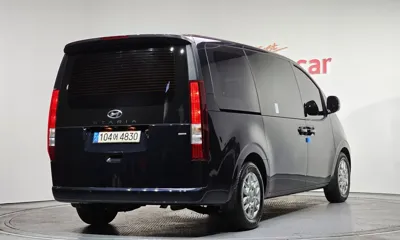 Hyundai Staria 2023, 30041 км, за 21010.9 USD