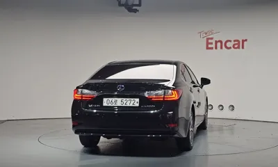 Lexus ES 2017, 68152 км, за 17001.44 USD