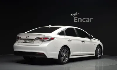 Hyundai Sonata 2017, 97810 км, за 7475.78 USD