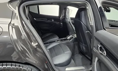 Porsche Panamera 2016, 124733 км, за 21605.55 USD - фото 12