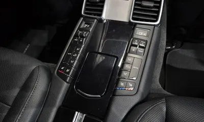 Porsche Panamera 2016, 124733 км, за 21605.55 USD - фото 18