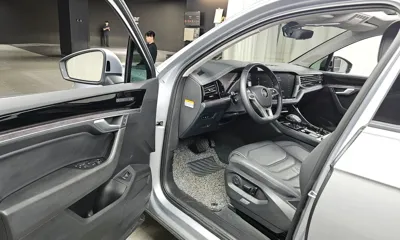 Volkswagen Touareg 2020, 116659 км, за 23843.92 USD - фото 10