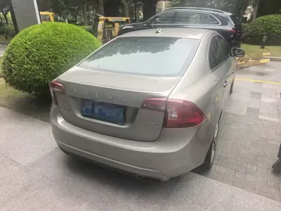 Volvo S60 2015, 51200 км, за 6150.56 USD