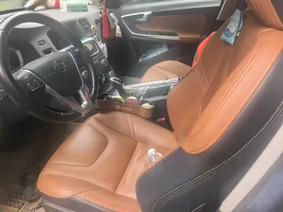 Volvo S60 2015, 51200 км, за 6150.56 USD