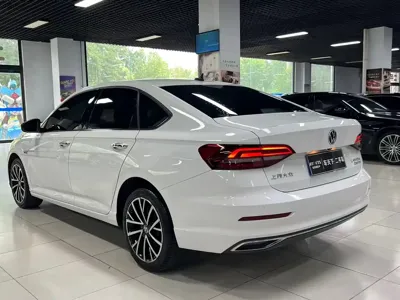 Volkswagen Lavida 2021, 110000 км, за 8545.87 USD