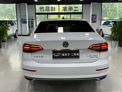 Volkswagen Lavida 2021, 110000 км, за 8545.87 USD