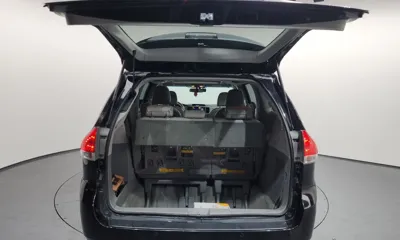Toyota Sienna 2014, 148027 км, за 7549.66 USD - фото 20