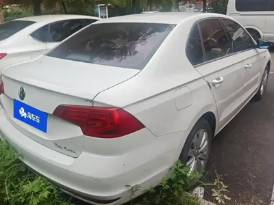 Volkswagen Bora 2018, 74700 км, за 4272.93 USD