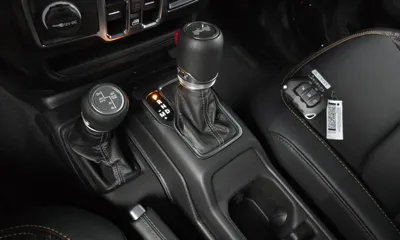 Jeep Wrangler 2025, 2368 км, за 46838.45 USD - фото 9