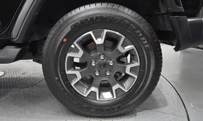 Jeep Wrangler 2025, 2368 км, за 46838.45 USD - фото 21