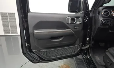 Jeep Wrangler 2025, 2368 км, за 46838.45 USD - фото 24